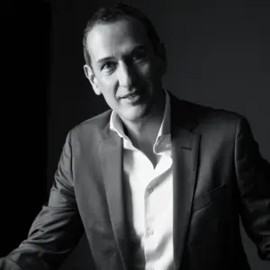 Retrato de  Roberto Santiago