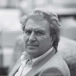 Retrato de  César Antonio Molina