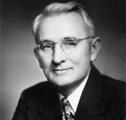 Retrato de Dale Carnegie