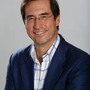 Retrato de Mario Alonso Puig