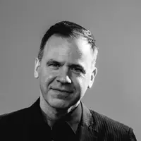 Retrato de Ian McGuire