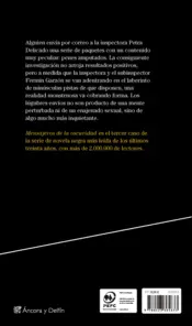 Miniatura contraportada Mensajeros de la oscuridad