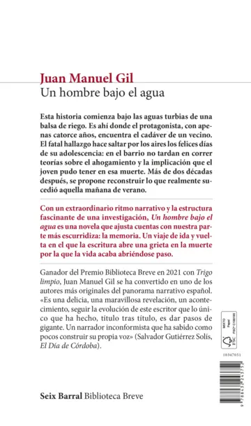 Contraportada Un hombre bajo el agua