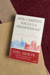 Portada Dos caminos hacia la prosperidad 0