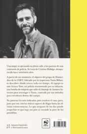 Miniatura contraportada Atrapada en la oscuridad